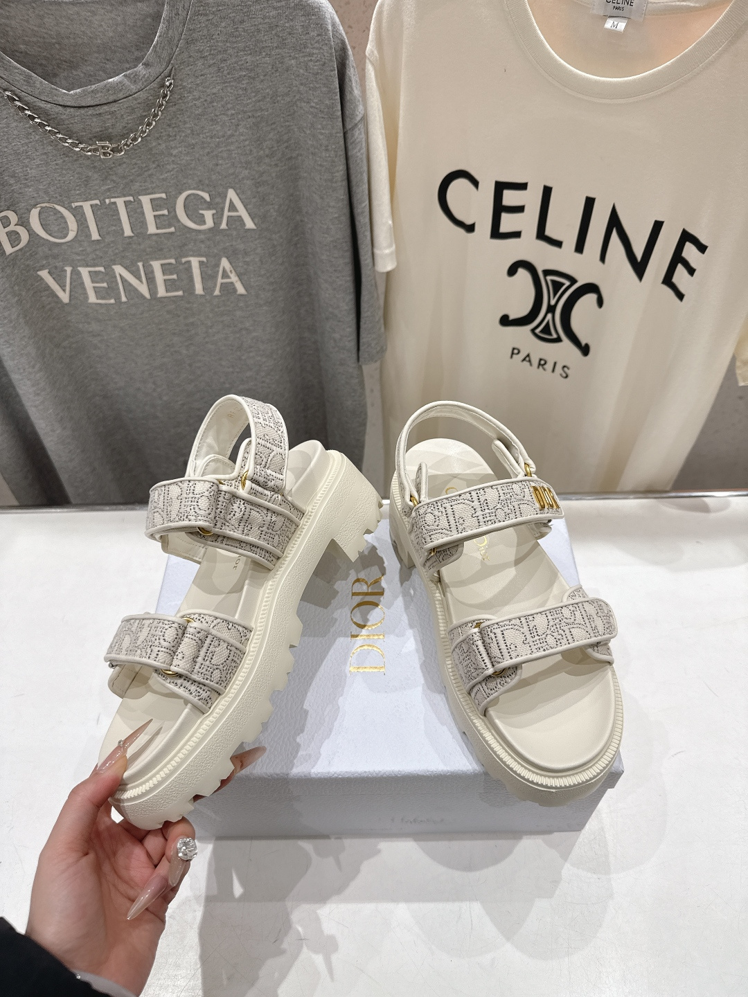 高版本出厂 【高品质】Dior*迪奥F019 D家2026ss春夏新款魔术贴厚底沙滩凉鞋～经典版型 搭配