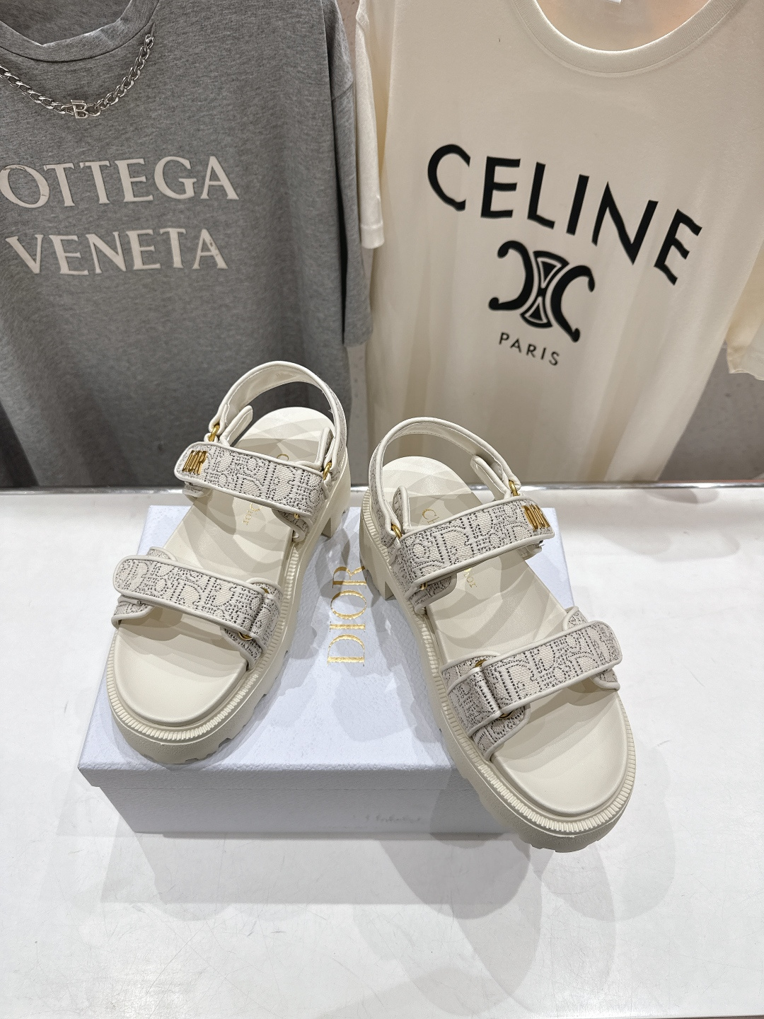 高版本出厂 【高品质】Dior*迪奥F019 D家2026ss春夏新款魔术贴厚底沙滩凉鞋～经典版型 搭配