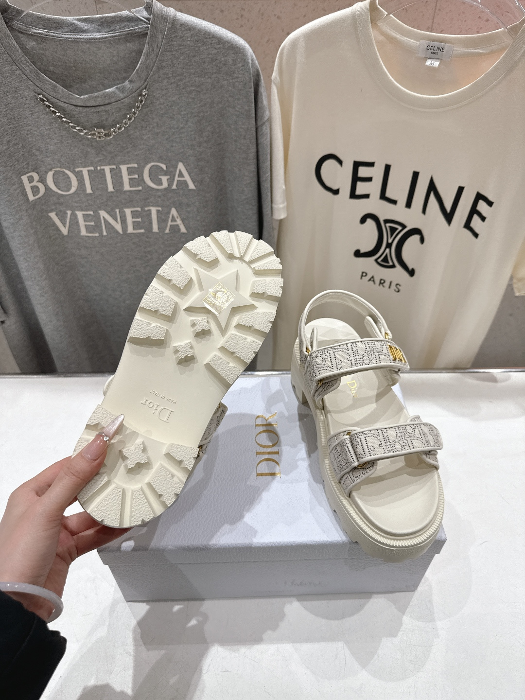 高版本出厂 【高品质】Dior*迪奥F019 D家2026ss春夏新款魔术贴厚底沙滩凉鞋～经典版型 搭配