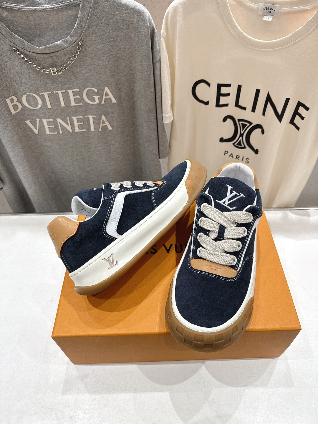 高版本出厂 情侣款 LOUIS VUITTON～LV路易威登F048 L家驴牌最新走秀款Tilted系列