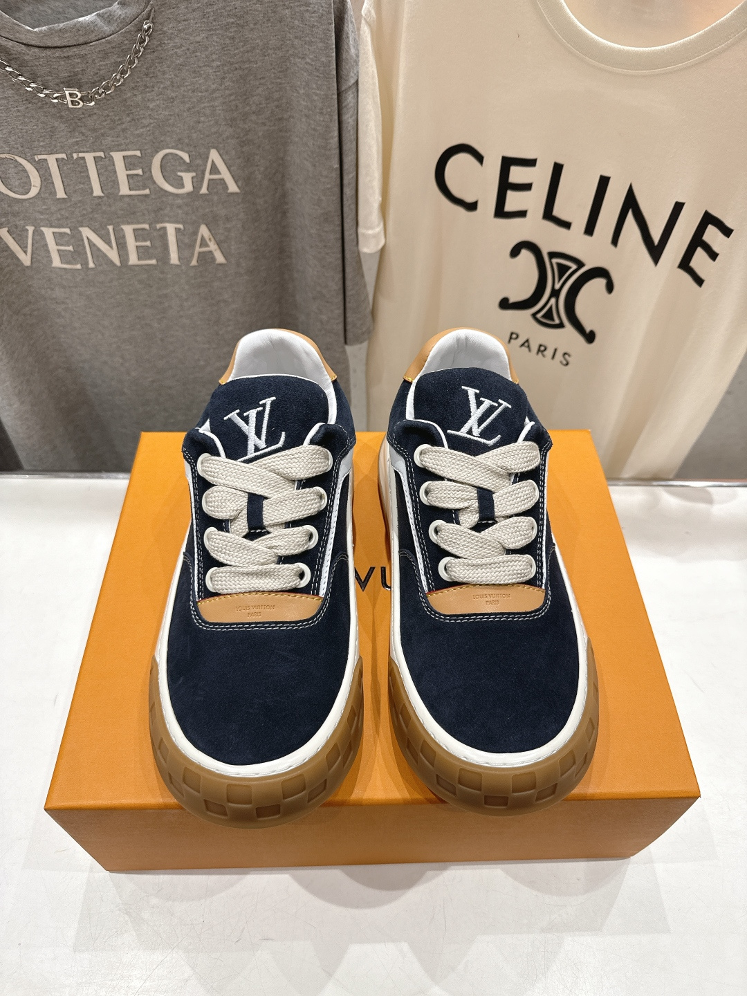 高版本出厂 情侣款 LOUIS VUITTON～LV路易威登F048 L家驴牌最新走秀款Tilted系列