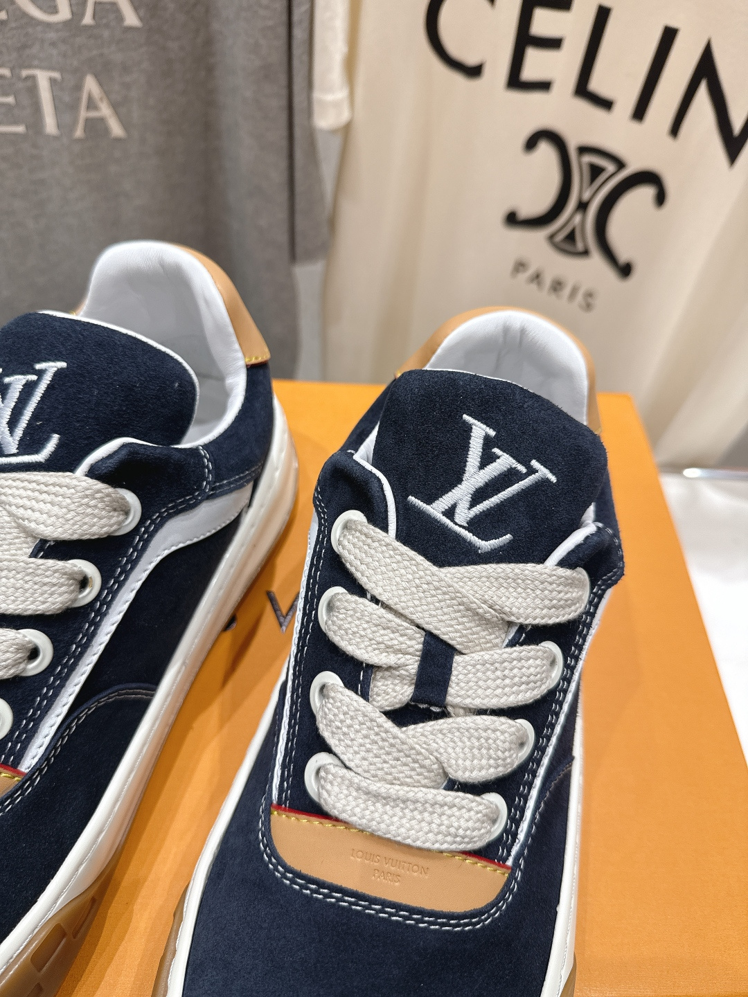 高版本出厂 情侣款 LOUIS VUITTON～LV路易威登F048 L家驴牌最新走秀款Tilted系列