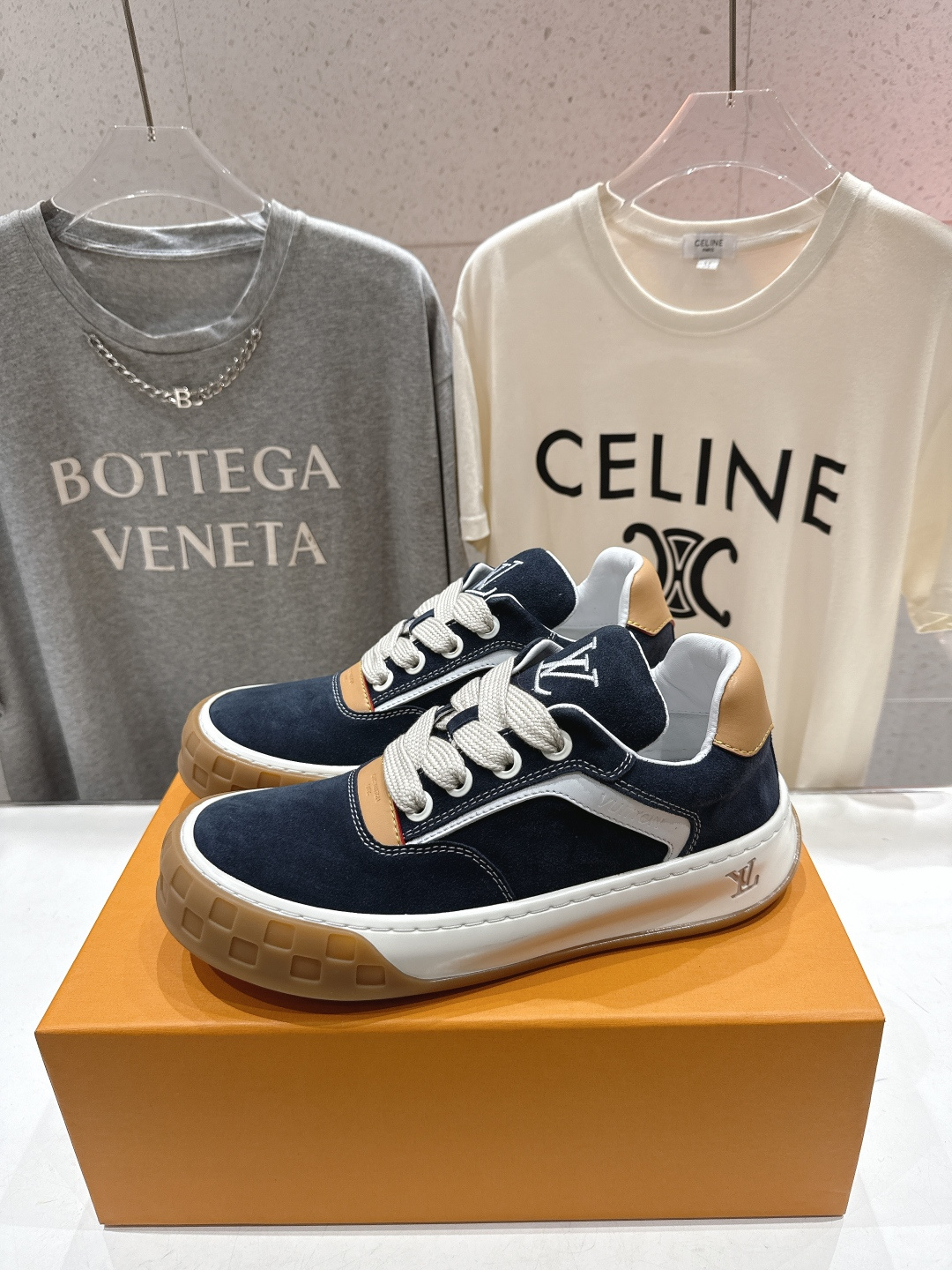 高版本出厂 情侣款 LOUIS VUITTON～LV路易威登F048 L家驴牌最新走秀款Tilted系列