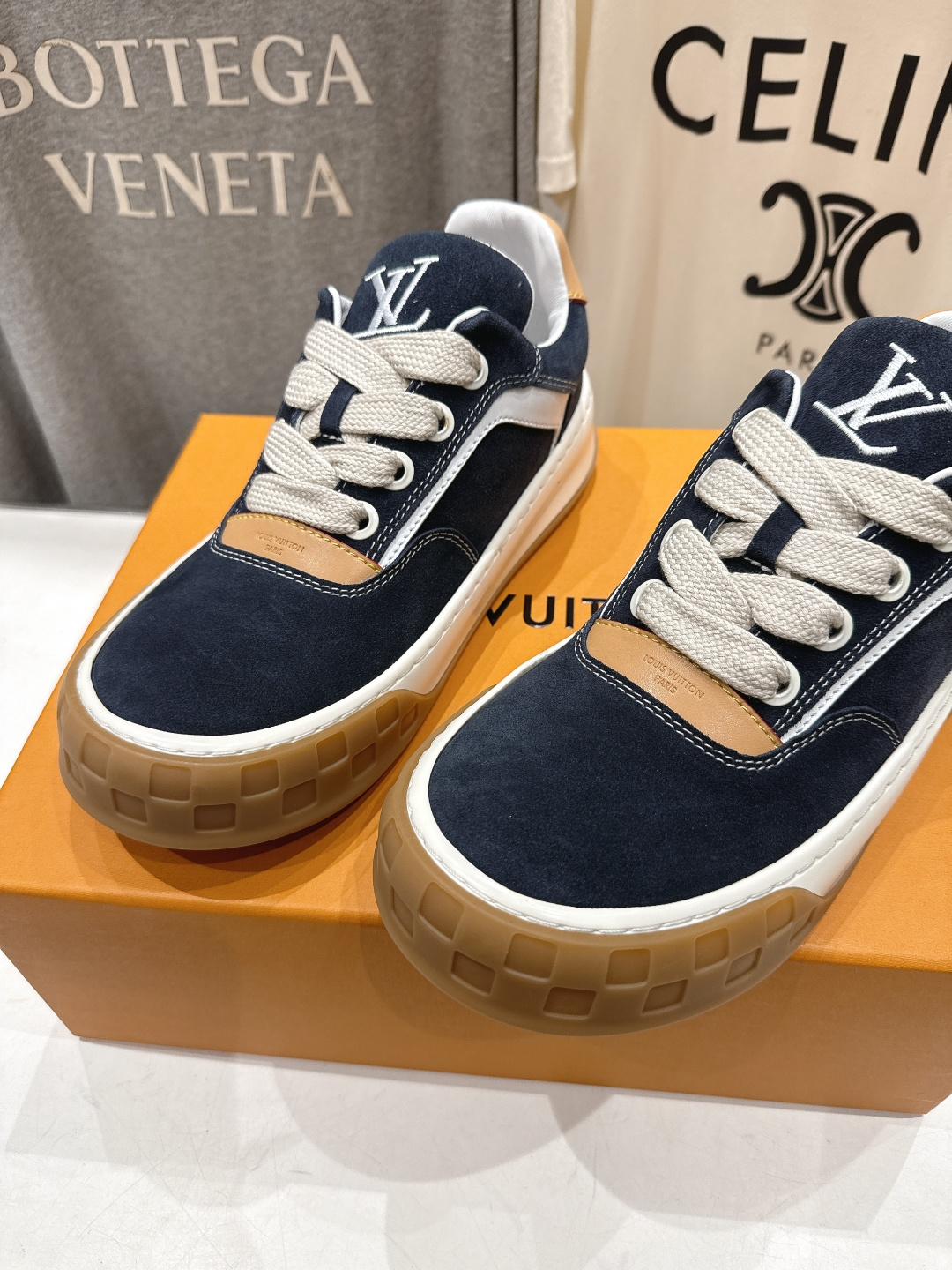 高版本出厂 情侣款 LOUIS VUITTON～LV路易威登F048 L家驴牌最新走秀款Tilted系列