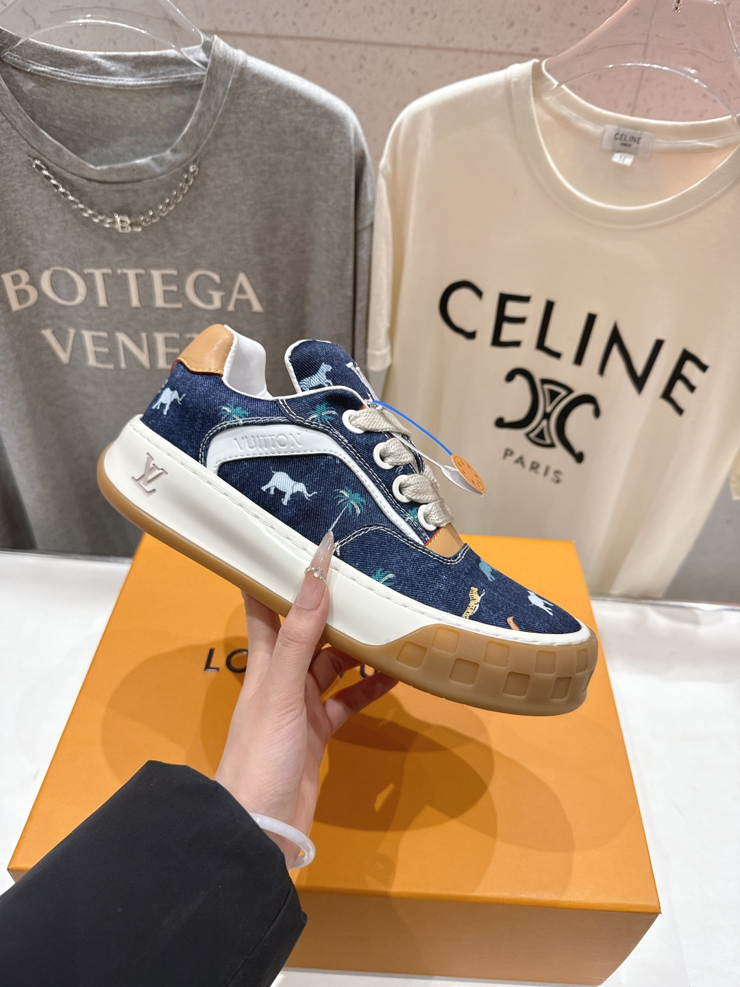 高版本出厂 情侣款 LOUIS VUITTON～LV路易威登F048 L家驴牌最新走秀款Tilted系列