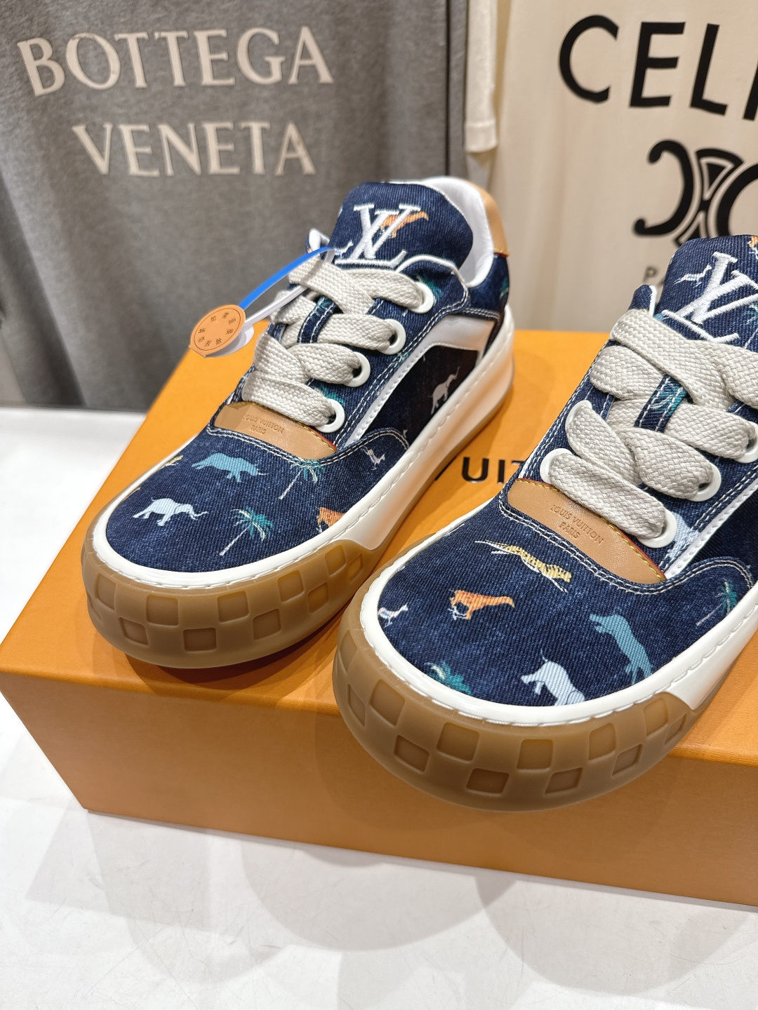 高版本出厂 情侣款 LOUIS VUITTON～LV路易威登F048 L家驴牌最新走秀款Tilted系列