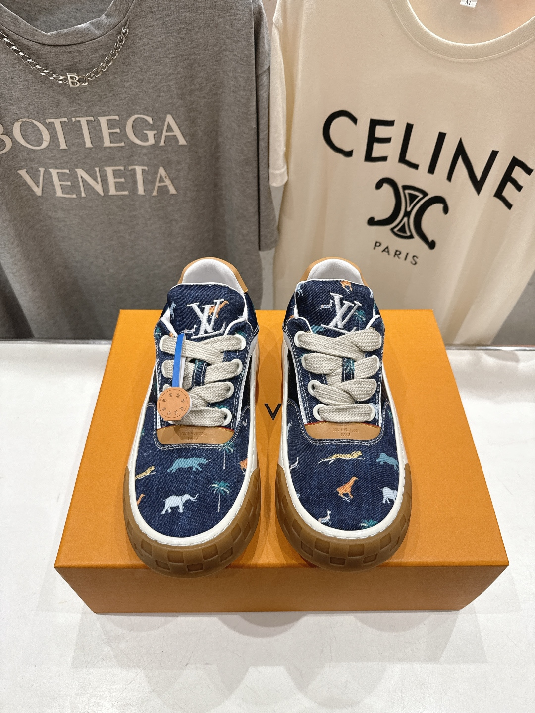 高版本出厂 情侣款 LOUIS VUITTON～LV路易威登F048 L家驴牌最新走秀款Tilted系列