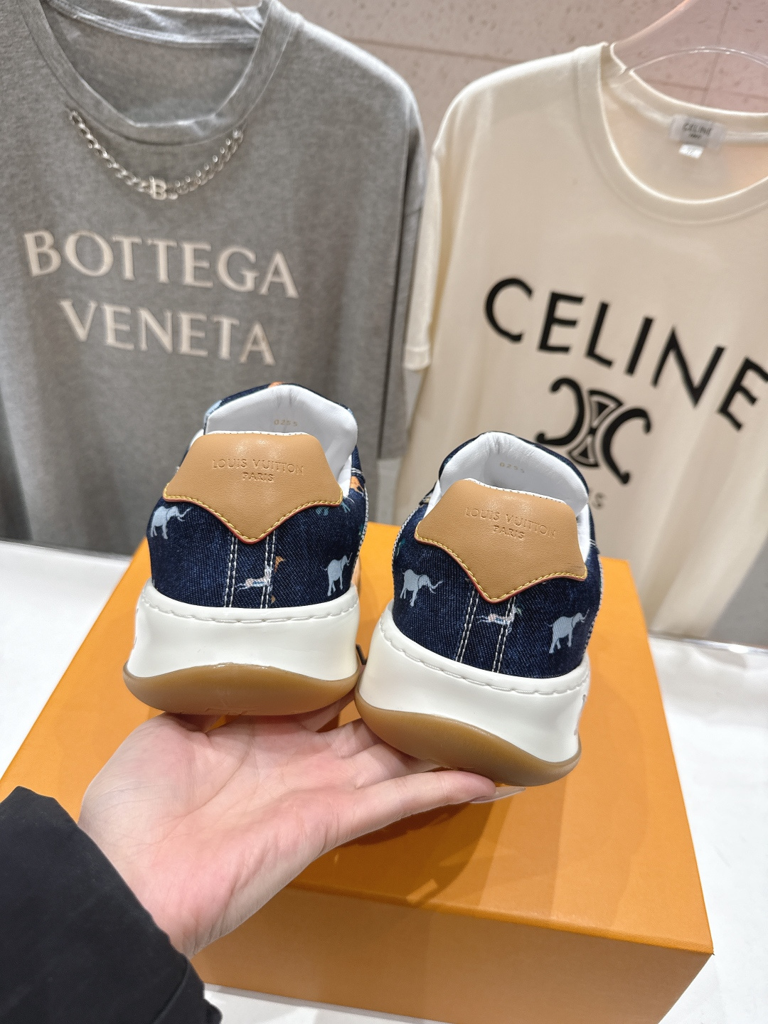 高版本出厂 情侣款 LOUIS VUITTON～LV路易威登F048 L家驴牌最新走秀款Tilted系列