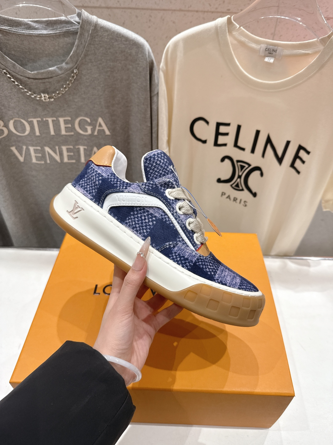 高版本出厂 情侣款 LOUIS VUITTON～LV路易威登F048 L家驴牌最新走秀款Tilted系列