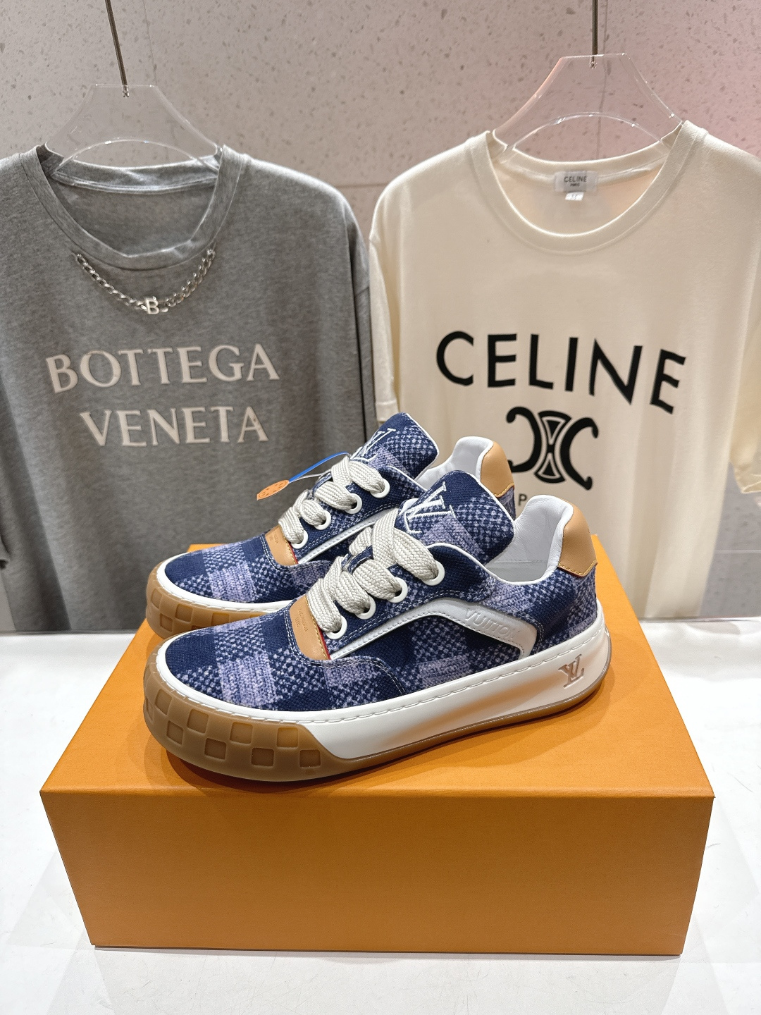 高版本出厂 情侣款 LOUIS VUITTON～LV路易威登F048 L家驴牌最新走秀款Tilted系列