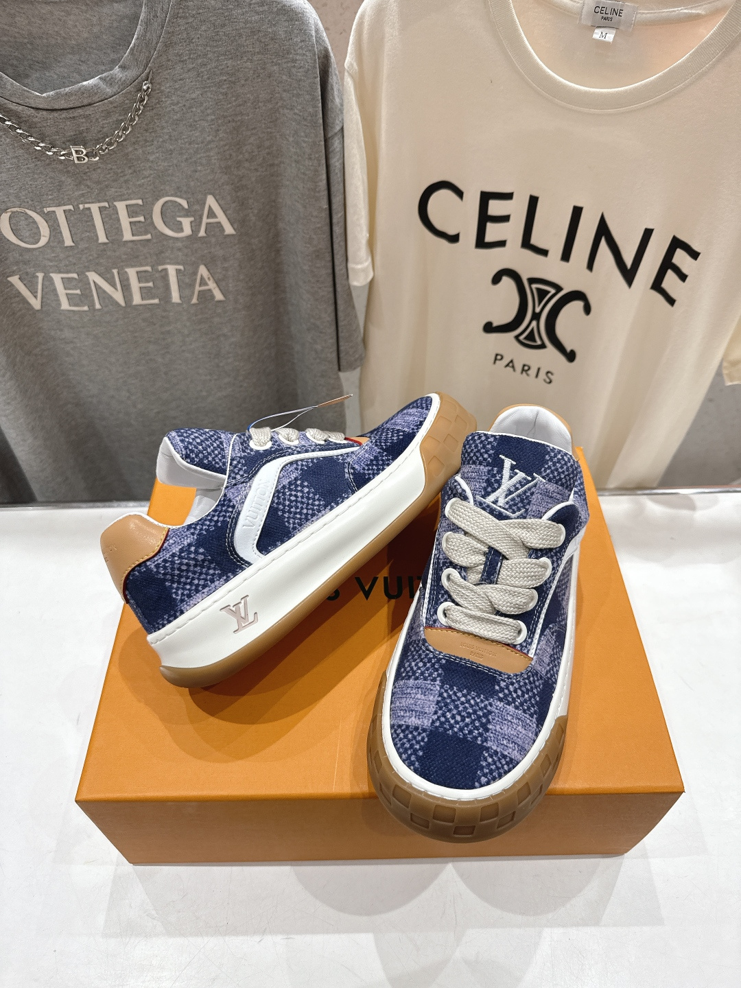 高版本出厂 情侣款 LOUIS VUITTON～LV路易威登F048 L家驴牌最新走秀款Tilted系列