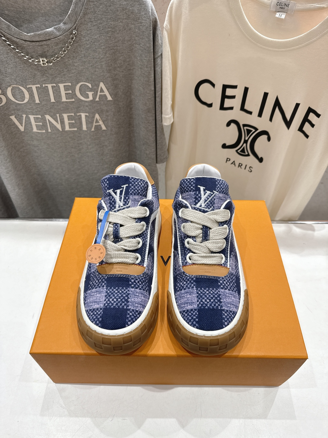 高版本出厂 情侣款 LOUIS VUITTON～LV路易威登F048 L家驴牌最新走秀款Tilted系列