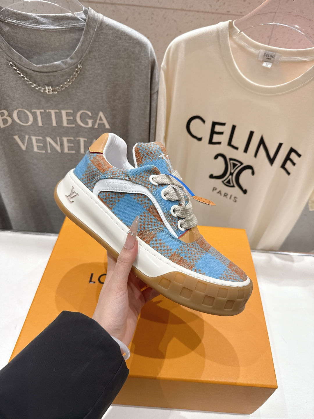 高版本出厂 情侣款 LOUIS VUITTON～LV路易威登F048 L家驴牌最新走秀款Tilted系列