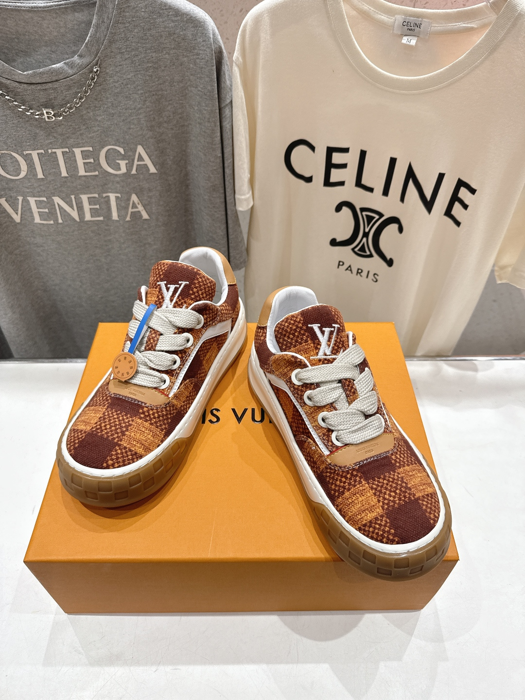 高版本出厂 情侣款 LOUIS VUITTON～LV路易威登F048 L家驴牌最新走秀款Tilted系列