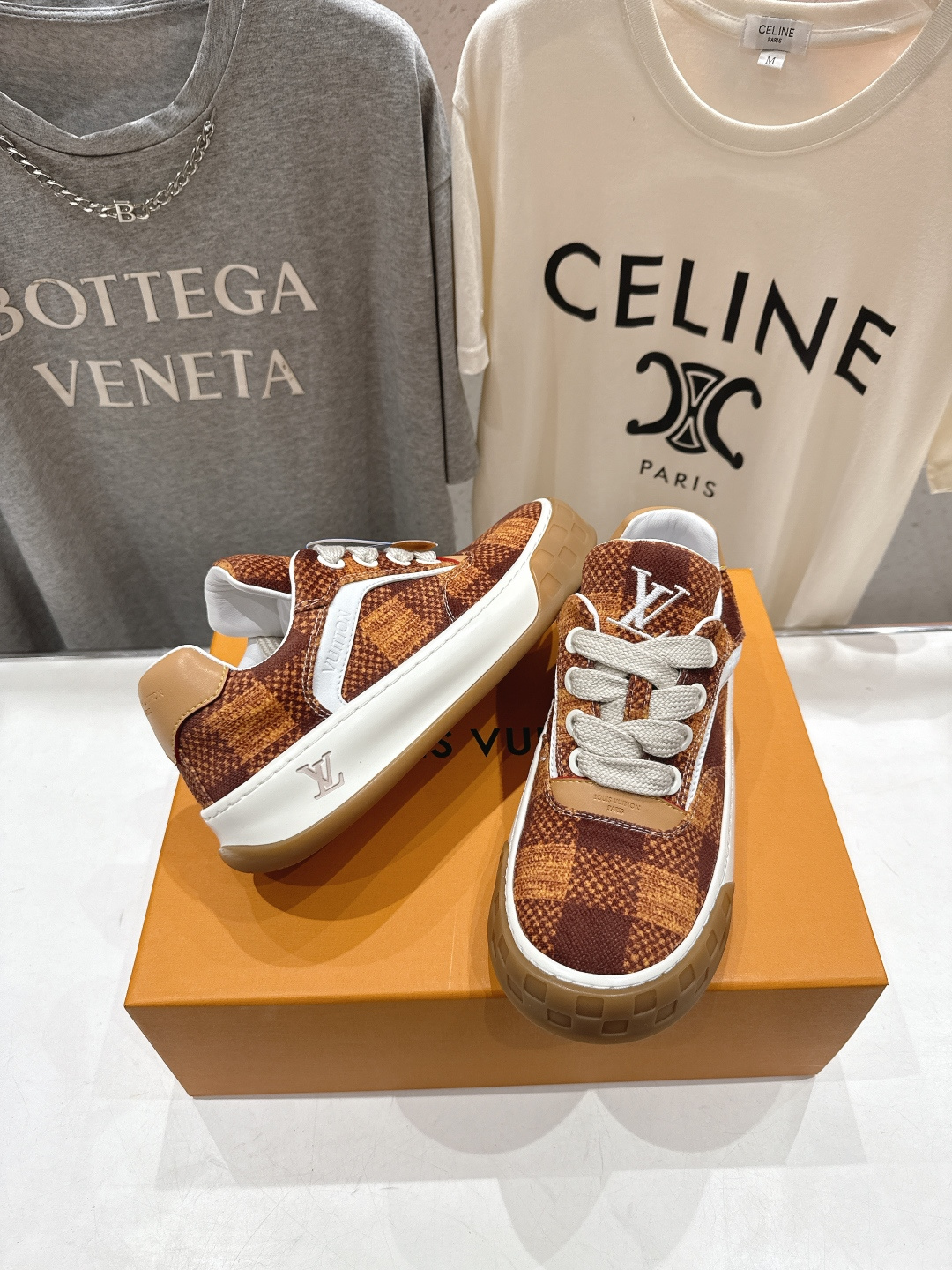 高版本出厂 情侣款 LOUIS VUITTON～LV路易威登F048 L家驴牌最新走秀款Tilted系列