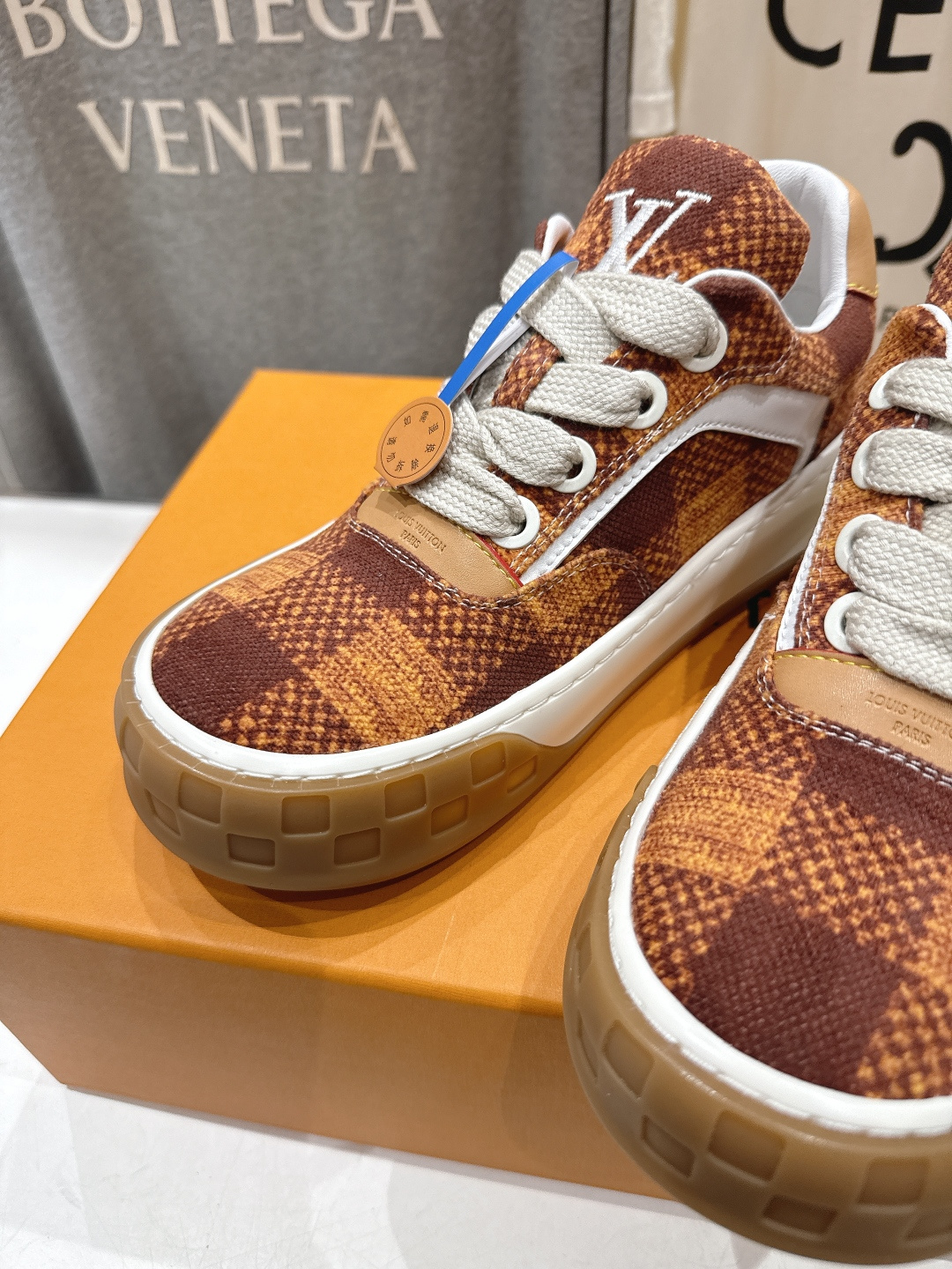 高版本出厂 情侣款 LOUIS VUITTON～LV路易威登F048 L家驴牌最新走秀款Tilted系列