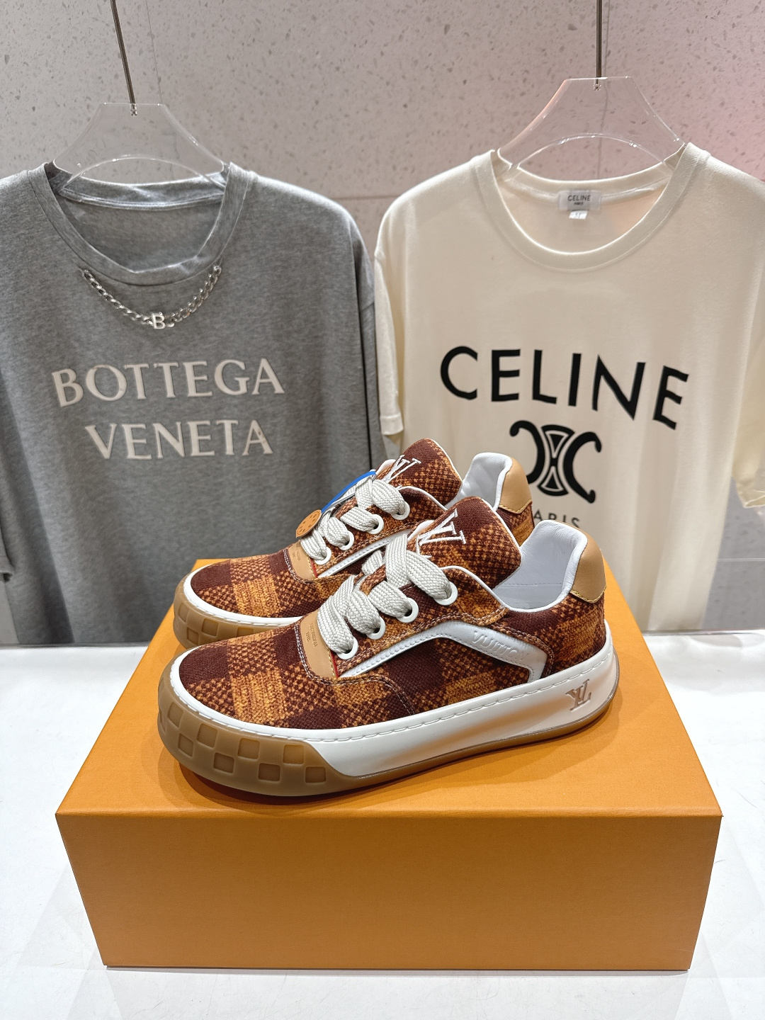 高版本出厂 情侣款 LOUIS VUITTON～LV路易威登F048 L家驴牌最新走秀款Tilted系列