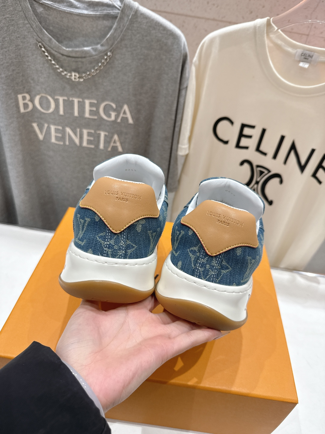 高版本出厂 情侣款 LOUIS VUITTON～LV路易威登F048 L家驴牌最新走秀款Tilted系列