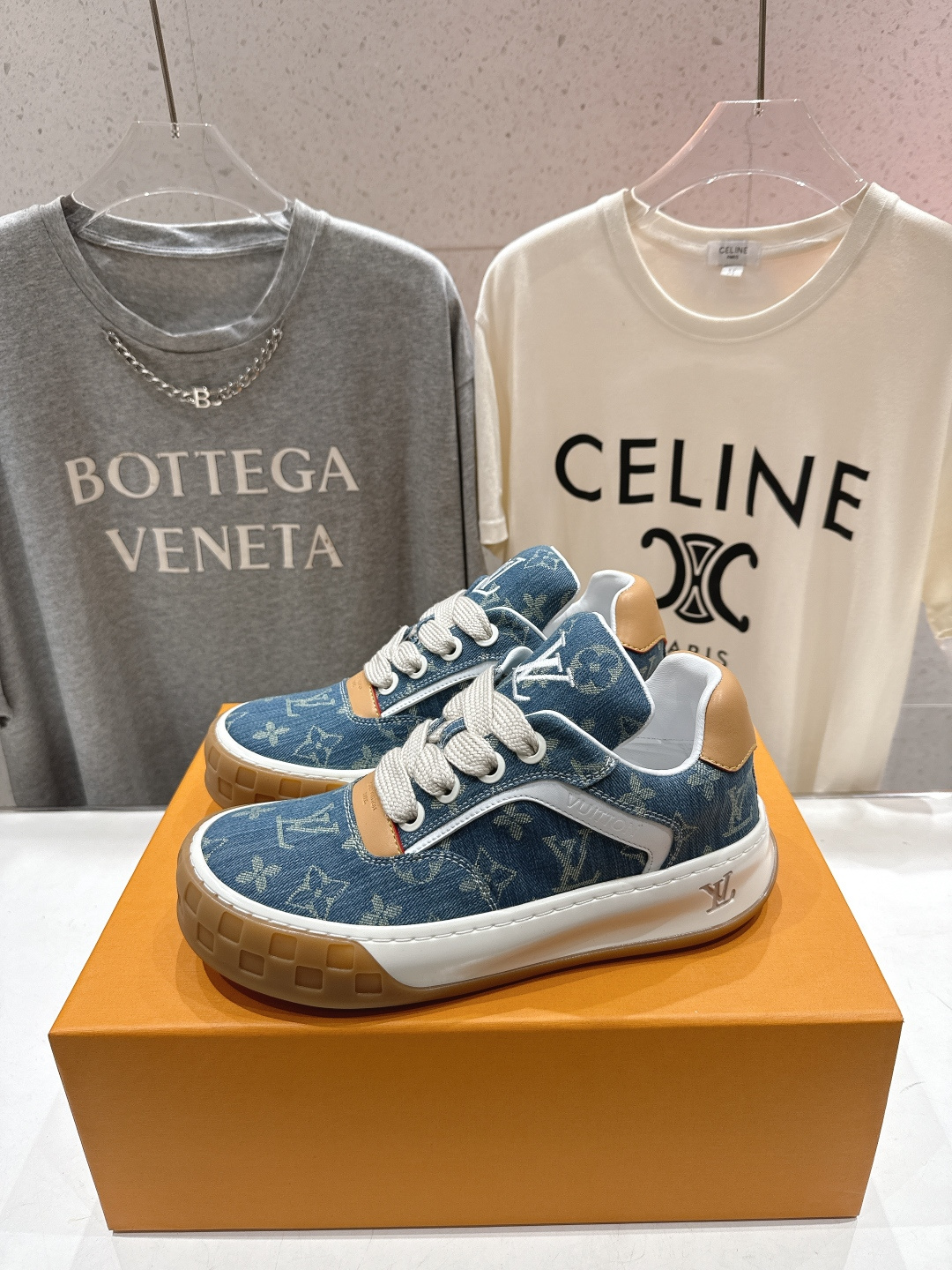 高版本出厂 情侣款 LOUIS VUITTON～LV路易威登F048 L家驴牌最新走秀款Tilted系列