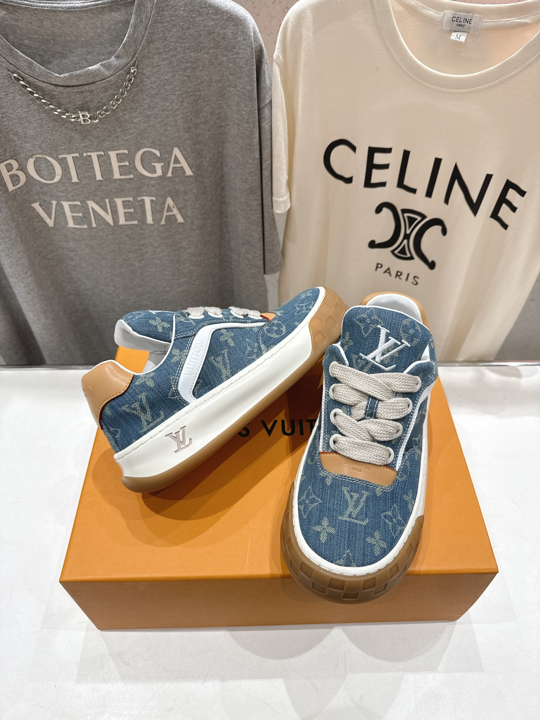 高版本出厂 情侣款 LOUIS VUITTON～LV路易威登F048 L家驴牌最新走秀款Tilted系列