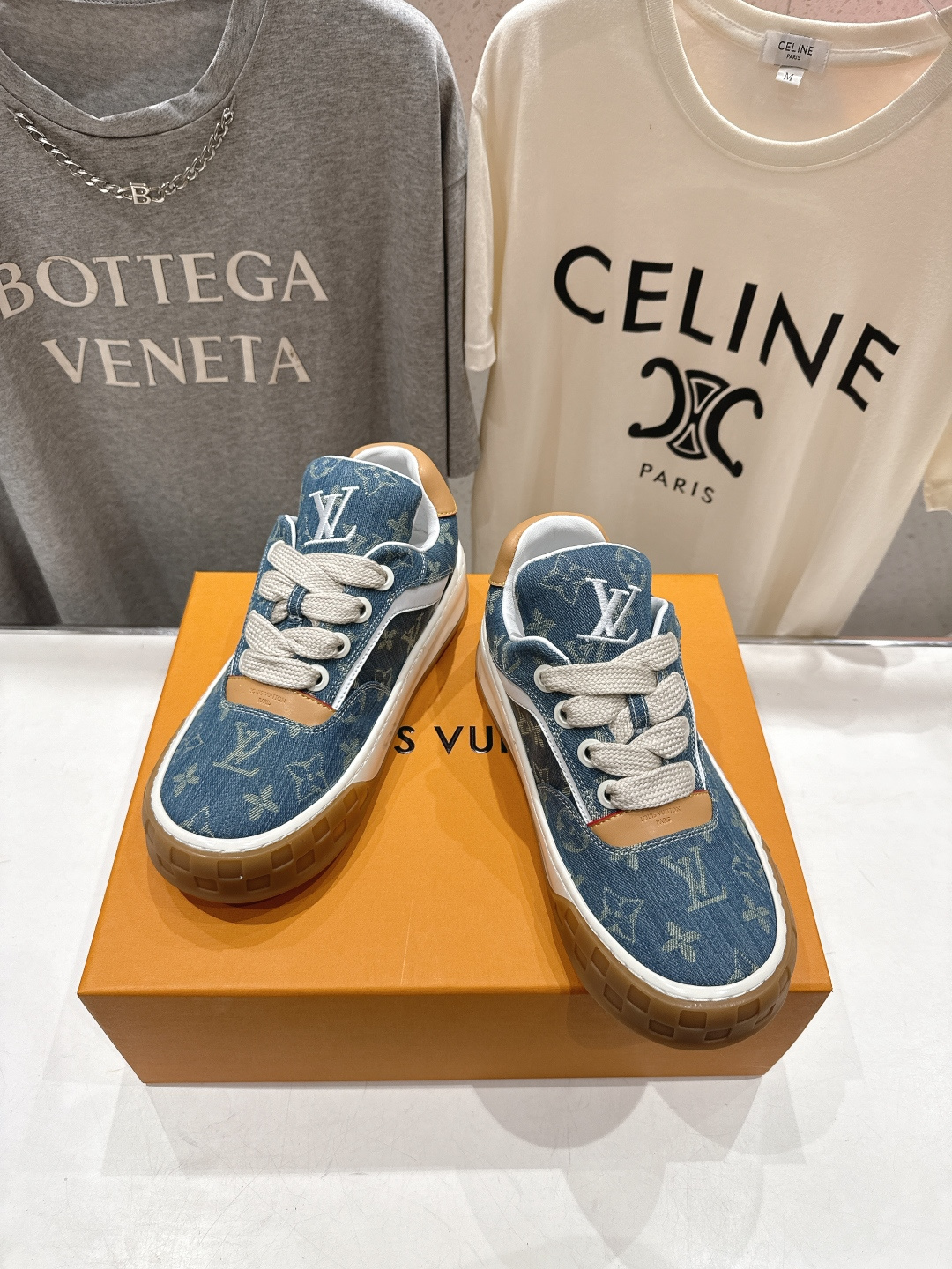 高版本出厂 情侣款 LOUIS VUITTON～LV路易威登F048 L家驴牌最新走秀款Tilted系列