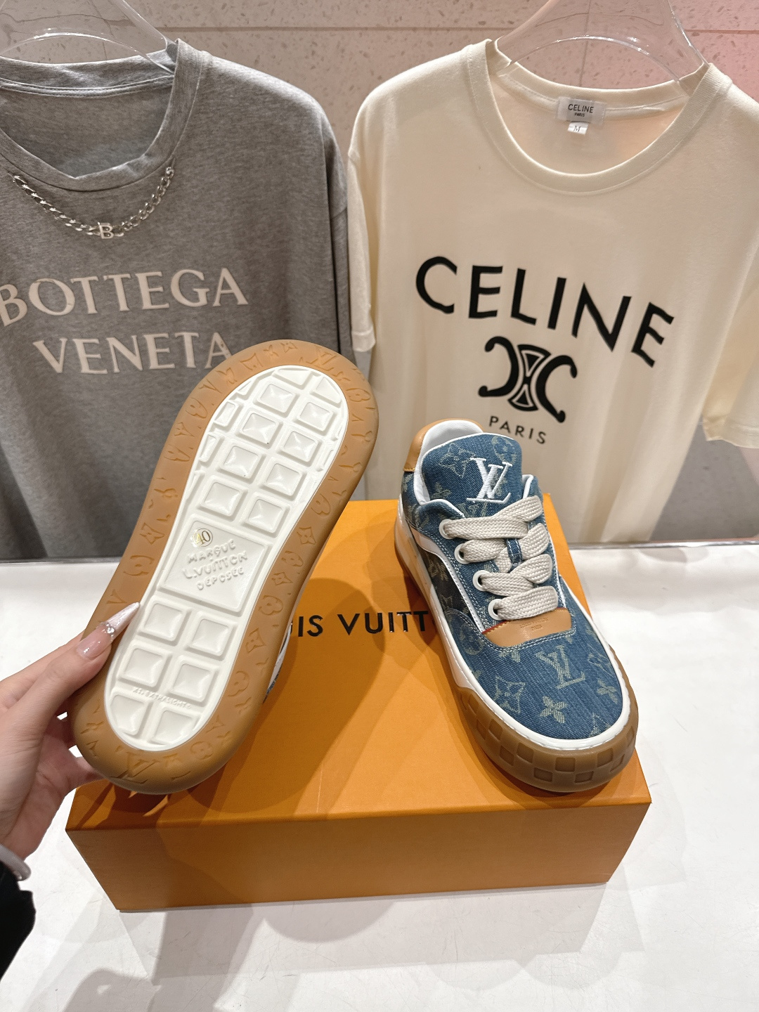 高版本出厂 情侣款 LOUIS VUITTON～LV路易威登F048 L家驴牌最新走秀款Tilted系列