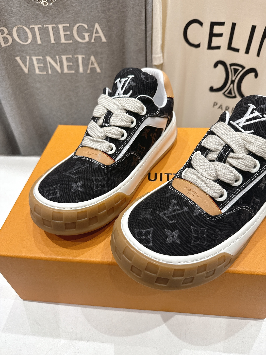 高版本出厂 情侣款 LOUIS VUITTON～LV路易威登F048 L家驴牌最新走秀款Tilted系列