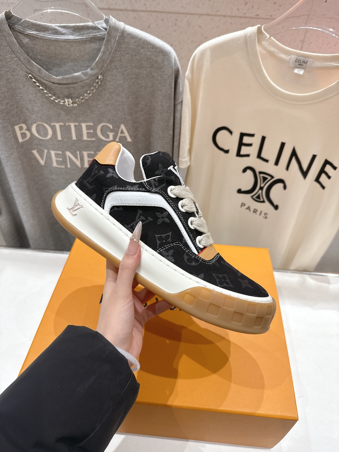 高版本出厂 情侣款 LOUIS VUITTON～LV路易威登F048 L家驴牌最新走秀款Tilted系列