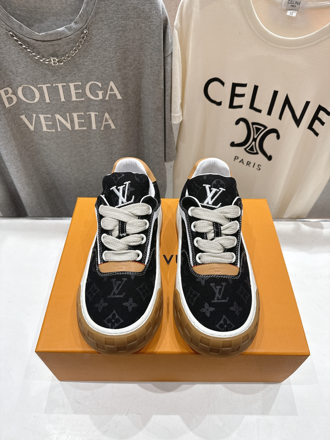 高版本出厂 情侣款 LOUIS VUITTON～LV路易威登F048 L家驴牌最新走秀款Tilted系列