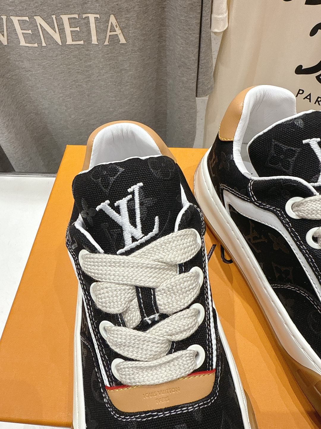 高版本出厂 情侣款 LOUIS VUITTON～LV路易威登F048 L家驴牌最新走秀款Tilted系列