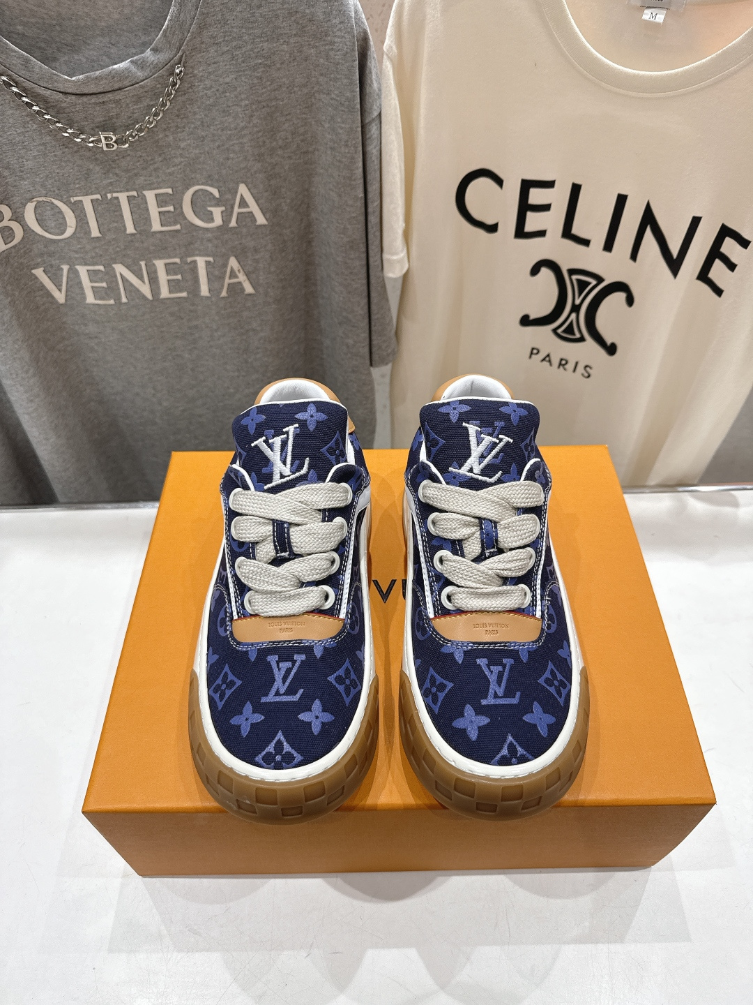 高版本出厂 情侣款 LOUIS VUITTON～LV路易威登F048 L家驴牌最新走秀款Tilted系列