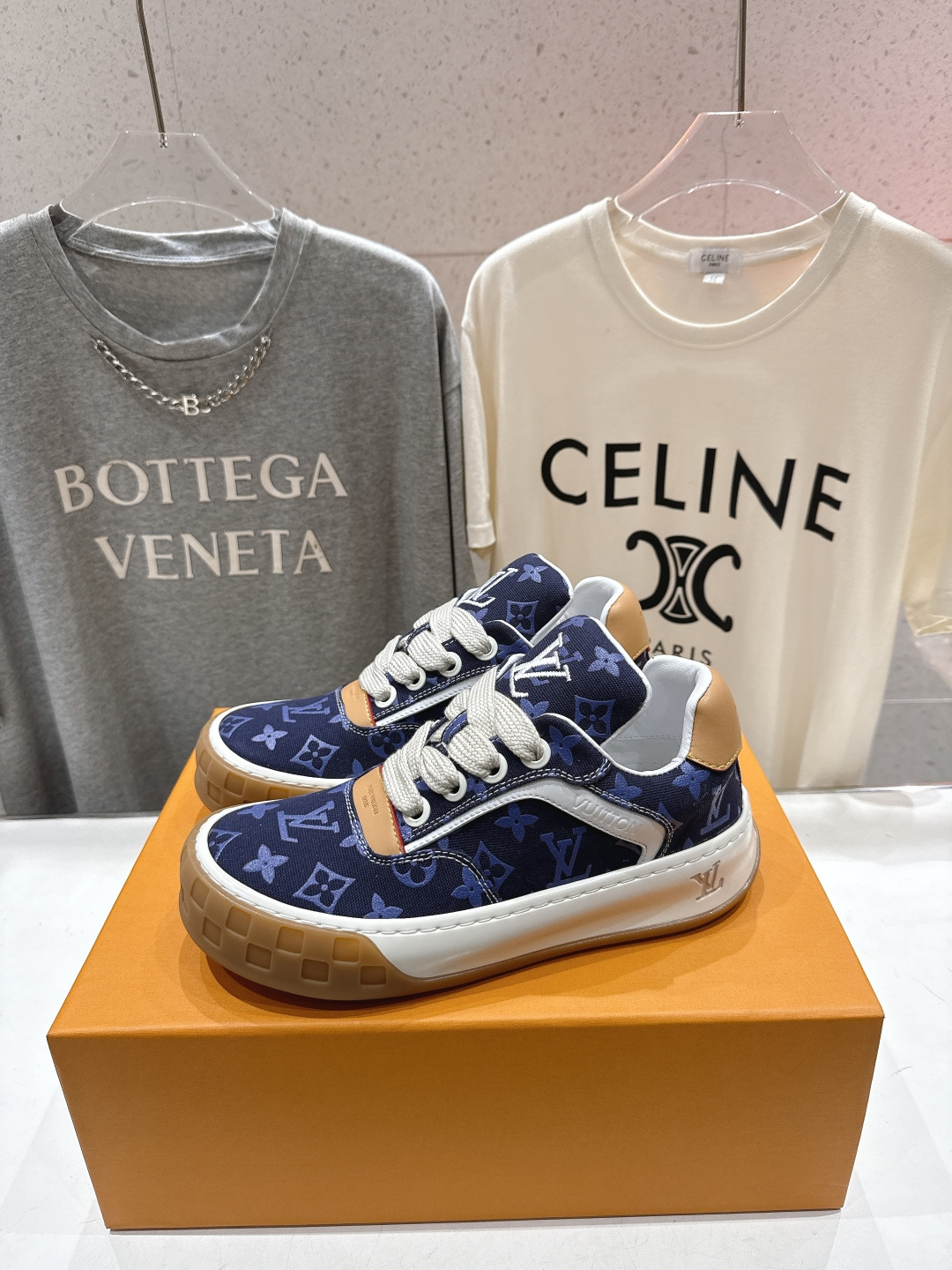 高版本出厂 情侣款 LOUIS VUITTON～LV路易威登F048 L家驴牌最新走秀款Tilted系列