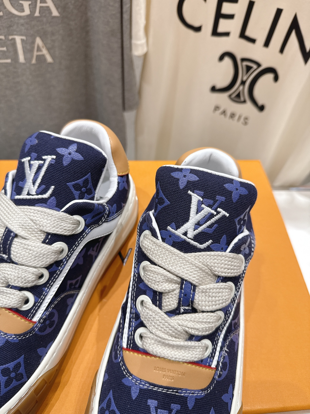 高版本出厂 情侣款 LOUIS VUITTON～LV路易威登F048 L家驴牌最新走秀款Tilted系列