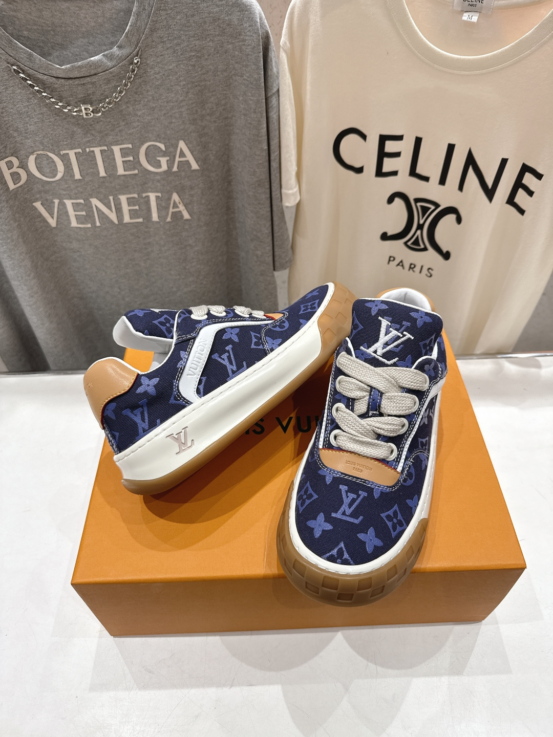 高版本出厂 情侣款 LOUIS VUITTON～LV路易威登F048 L家驴牌最新走秀款Tilted系列