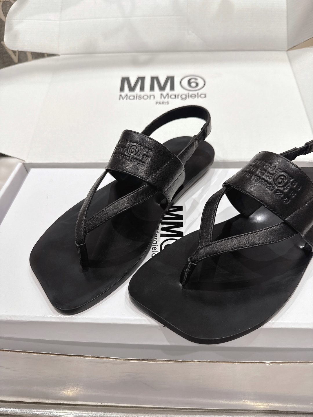 高版本出厂 【Maison Margiela】MM6马吉拉2026ss新品夏季平底夹脚凉鞋～夏季百搭款舒