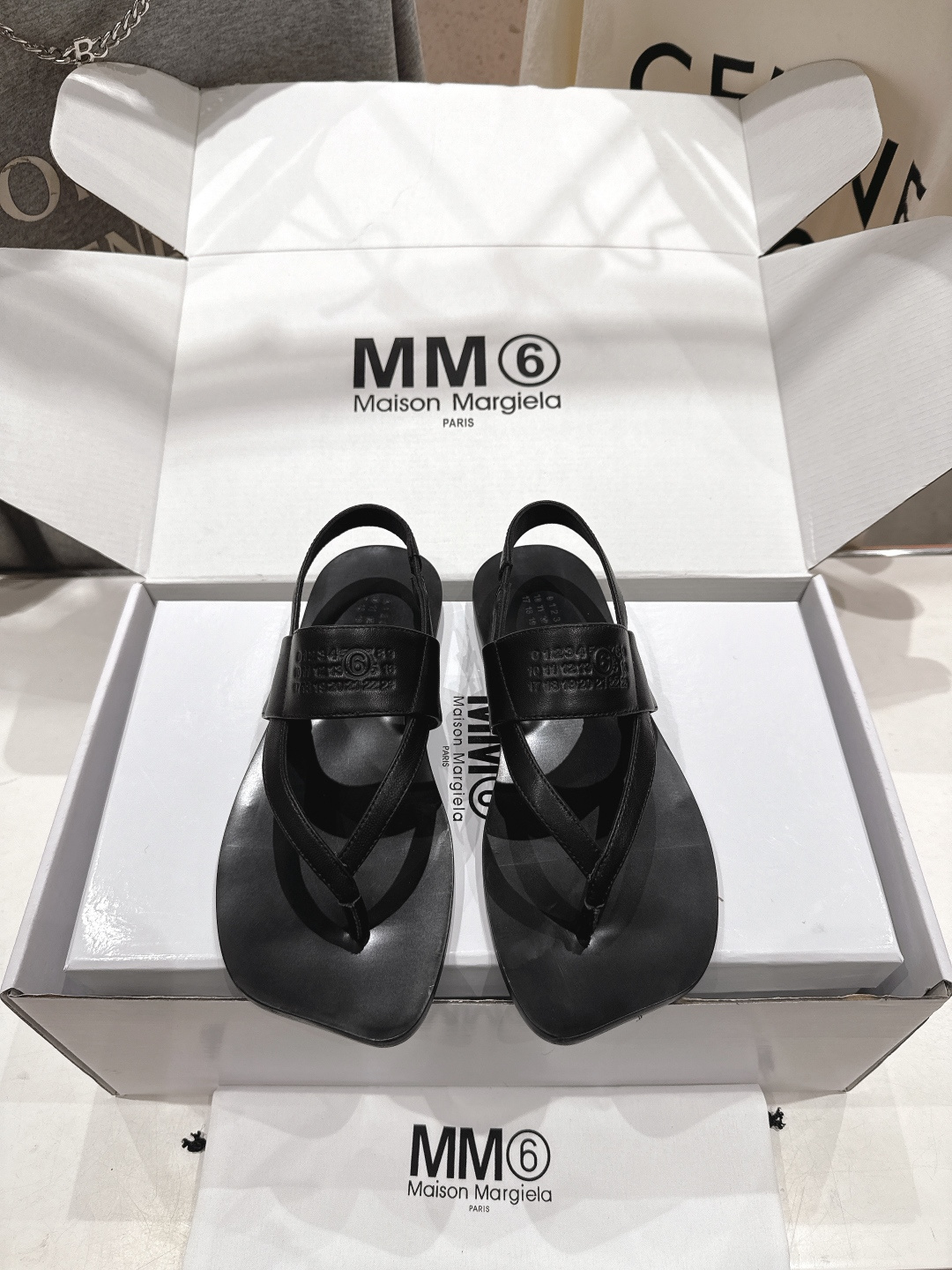 高版本出厂 【Maison Margiela】MM6马吉拉2026ss新品夏季平底夹脚凉鞋～夏季百搭款舒