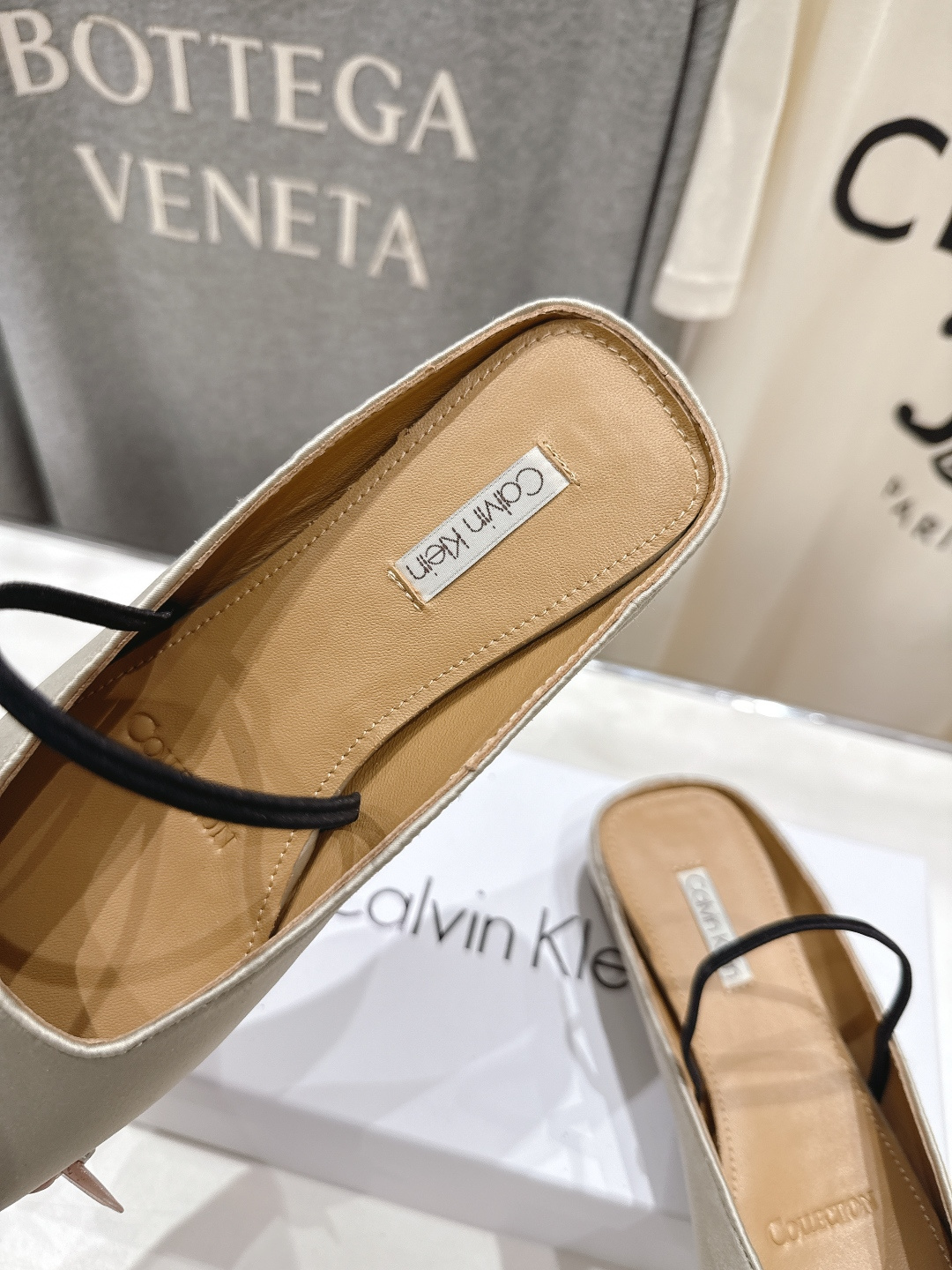 高版本出厂CalvinKlein Collection CK 26ss new F028方头平底鞋半包拖