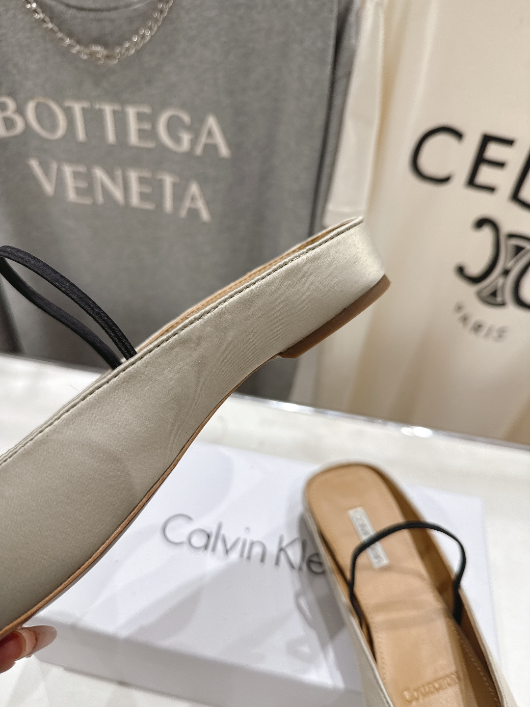 高版本出厂CalvinKlein Collection CK 26ss new F028方头平底鞋半包拖