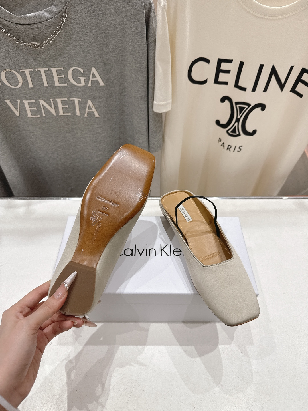 高版本出厂CalvinKlein Collection CK 26ss new F028方头平底鞋半包拖