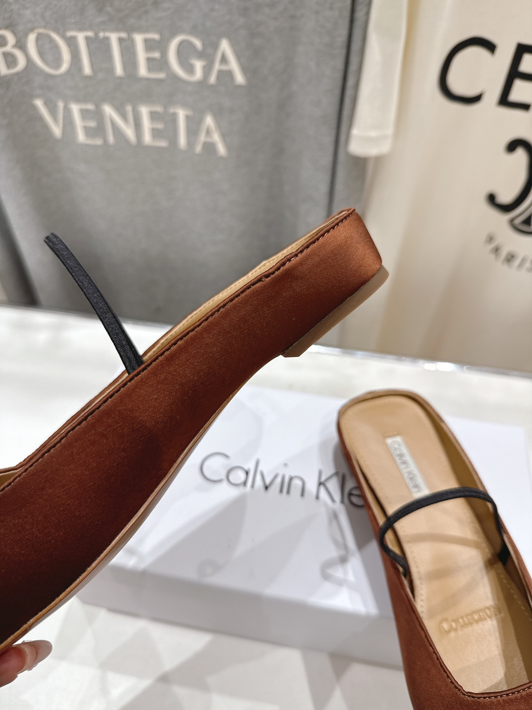 高版本出厂CalvinKlein Collection CK 26ss new F028方头平底鞋半包拖