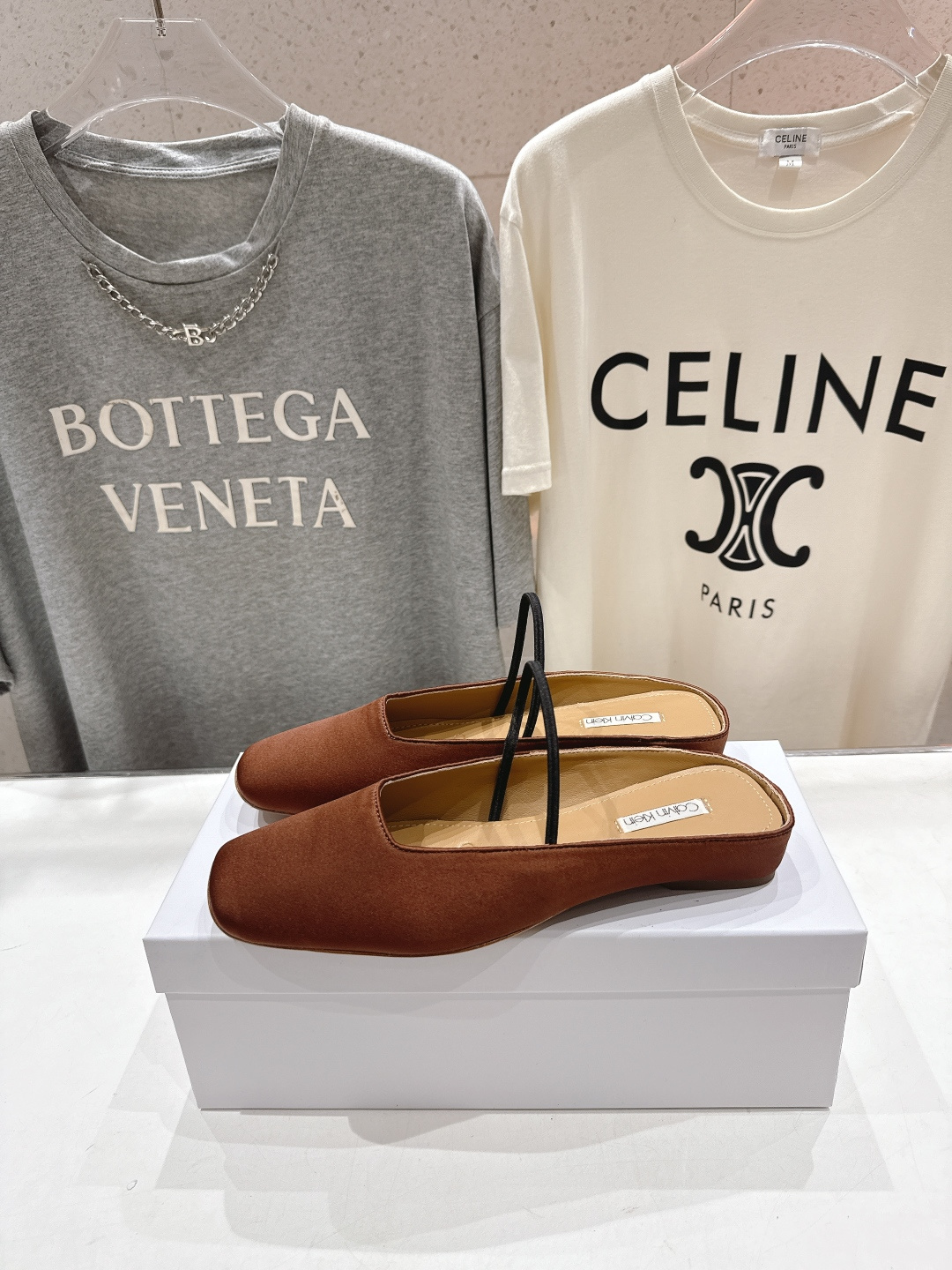 高版本出厂CalvinKlein Collection CK 26ss new F028方头平底鞋半包拖