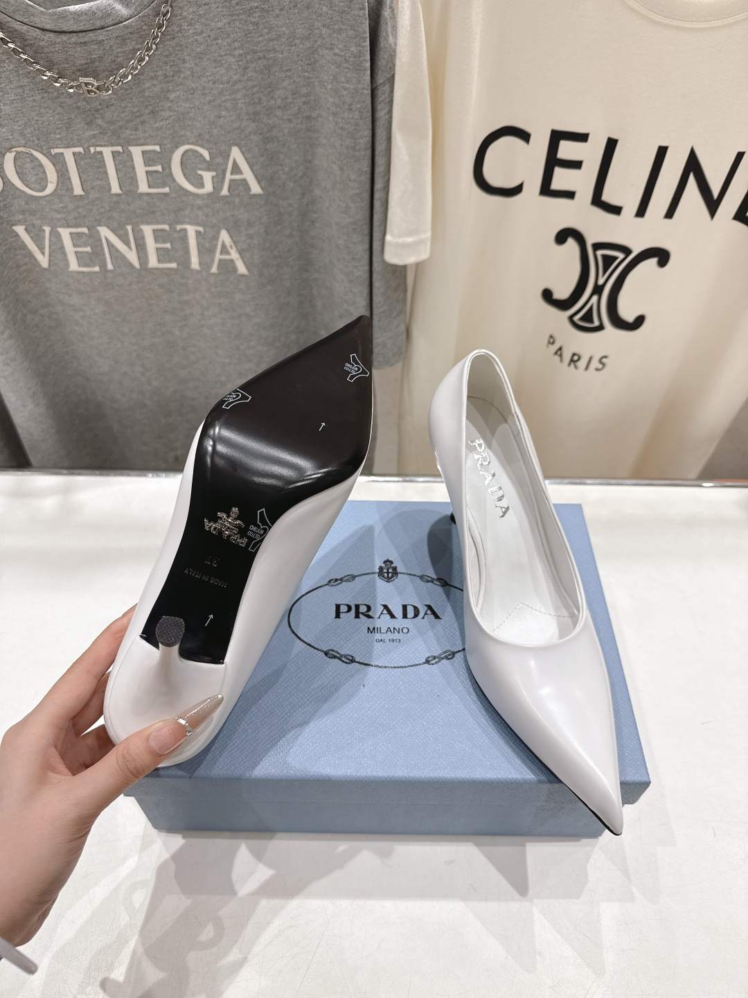 高版本出厂 PRADA* 普拉达F025 26ss春夏新品玛丽珍仙女风尖头高跟鞋单鞋时装鞋原版购入1:1