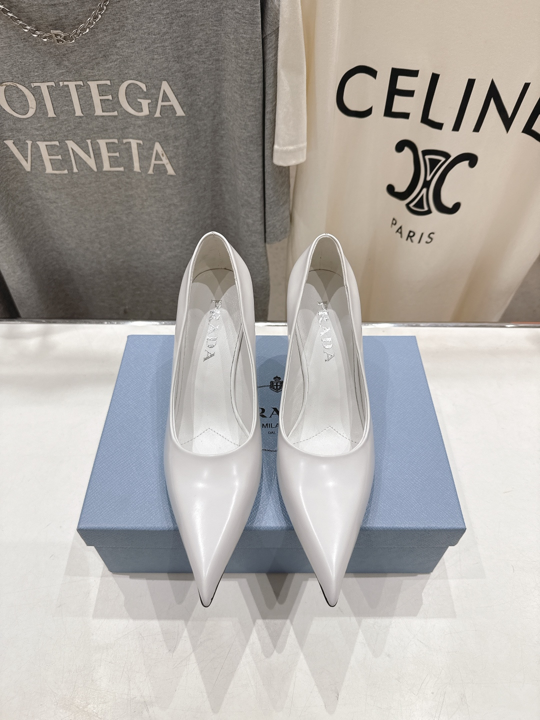 高版本出厂 PRADA* 普拉达F025 26ss春夏新品玛丽珍仙女风尖头高跟鞋单鞋时装鞋原版购入1:1