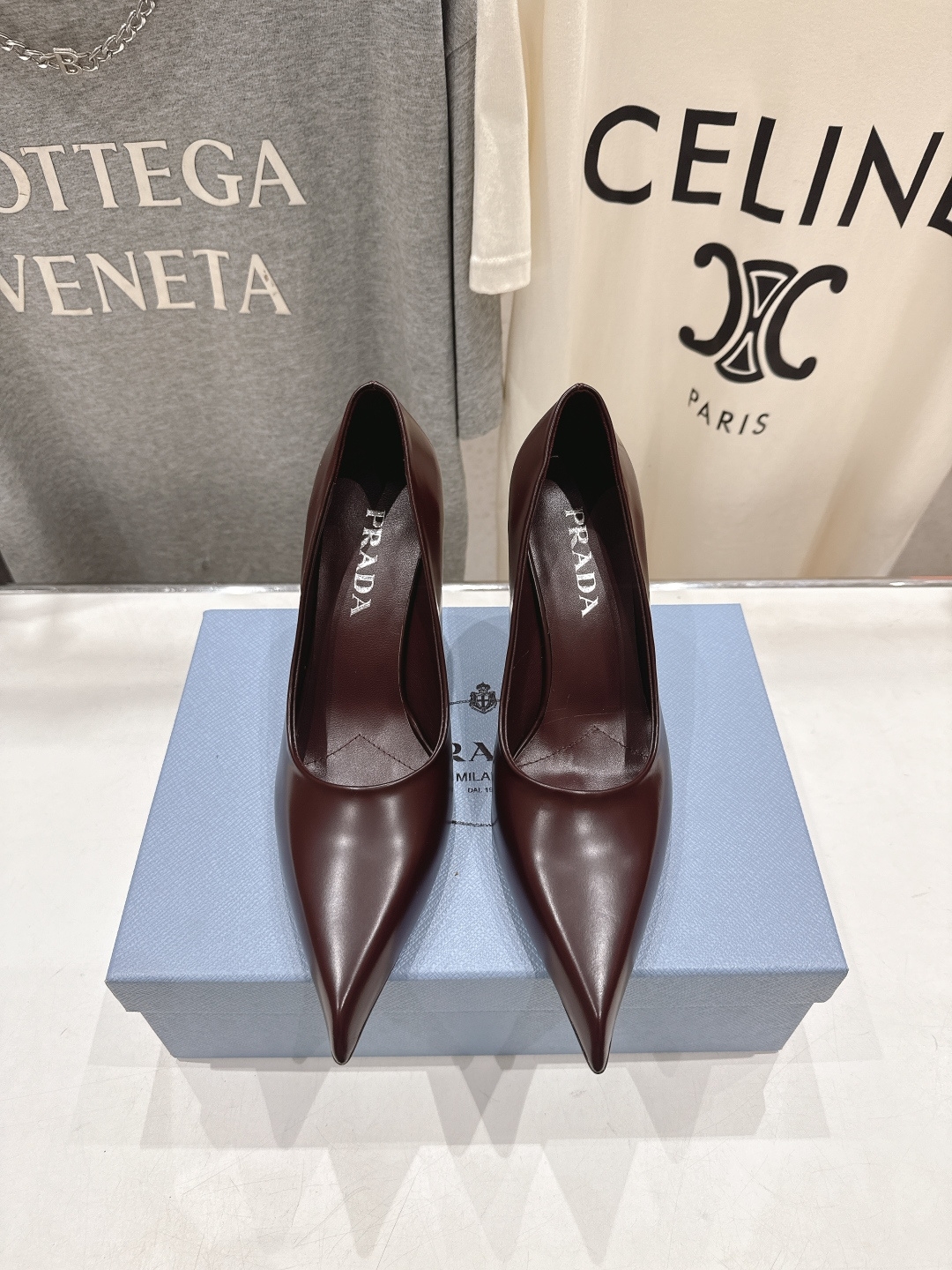 高版本出厂 PRADA* 普拉达F025 26ss春夏新品玛丽珍仙女风尖头高跟鞋单鞋时装鞋原版购入1:1