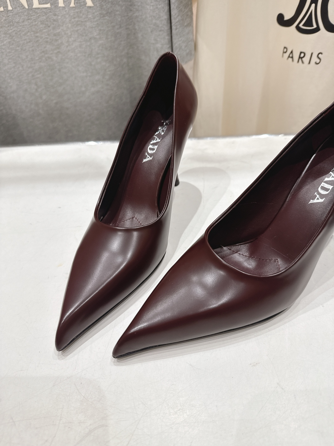 高版本出厂 PRADA* 普拉达F025 26ss春夏新品玛丽珍仙女风尖头高跟鞋单鞋时装鞋原版购入1:1