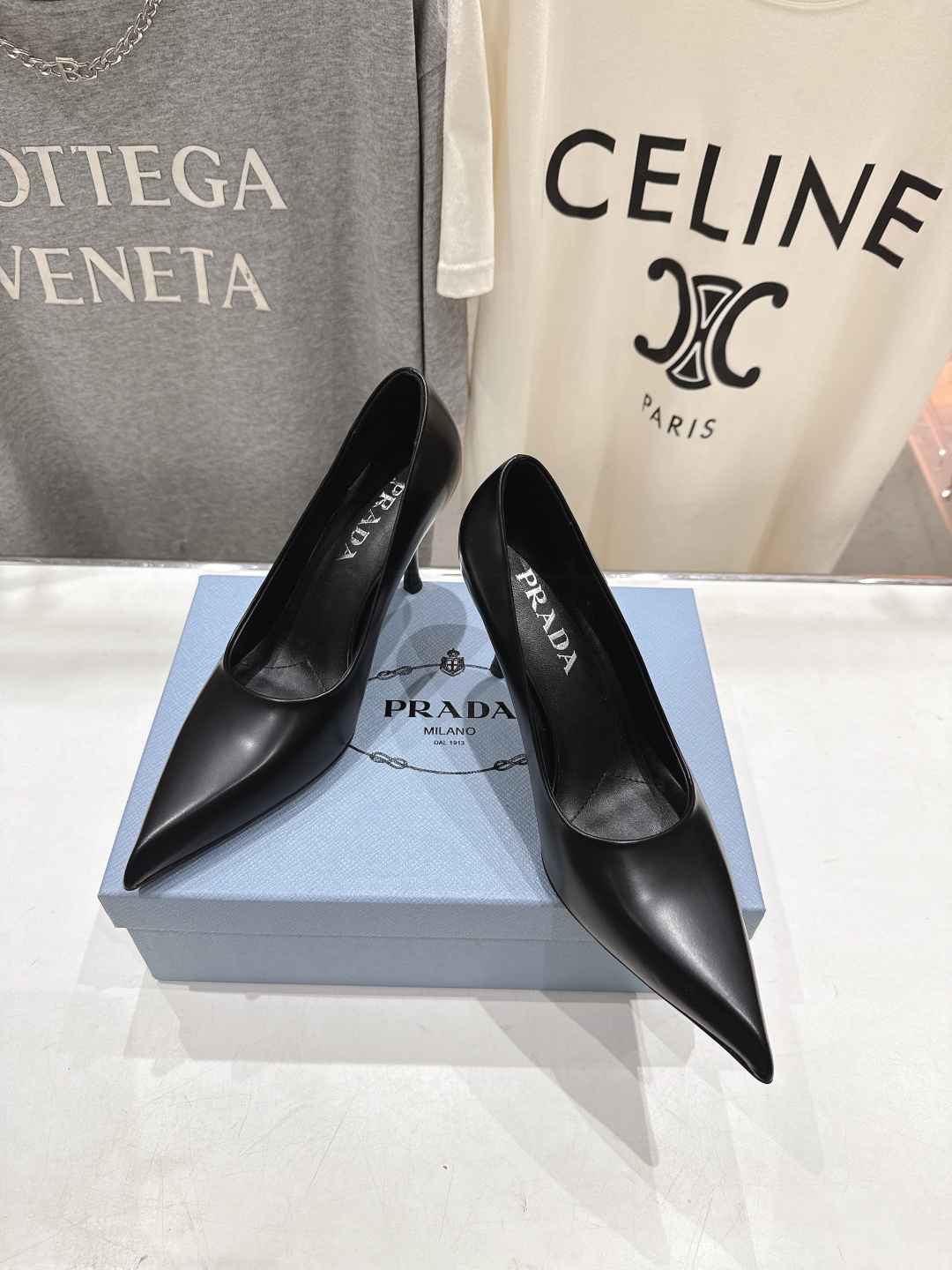 高版本出厂 PRADA* 普拉达F025 26ss春夏新品玛丽珍仙女风尖头高跟鞋单鞋时装鞋原版购入1:1