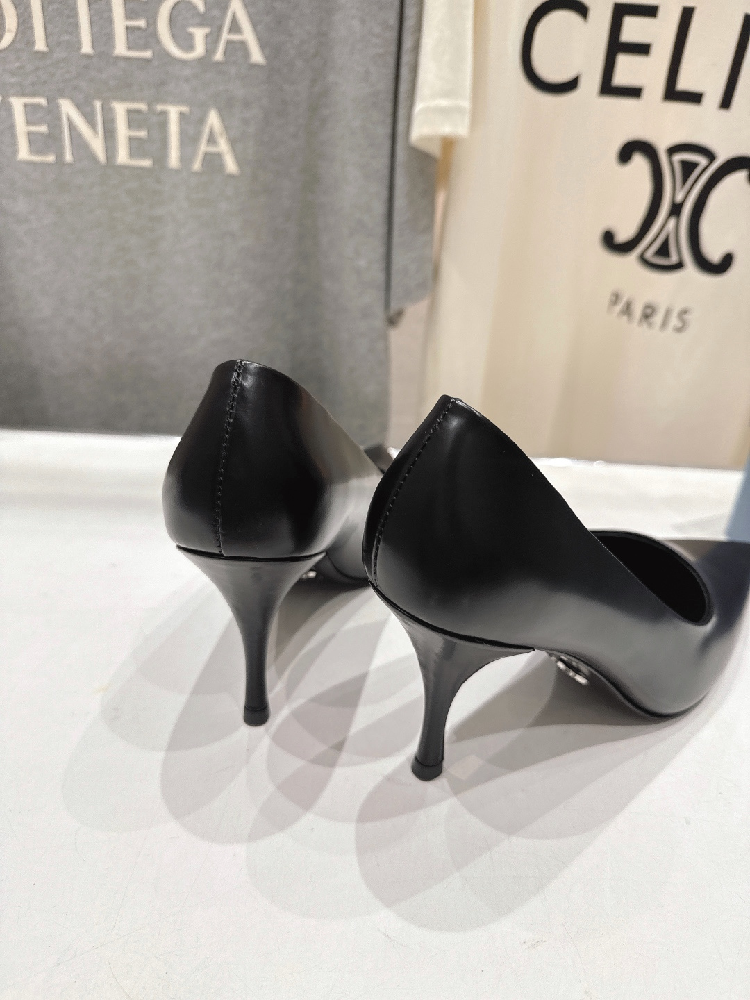 高版本出厂 PRADA* 普拉达F025 26ss春夏新品玛丽珍仙女风尖头高跟鞋单鞋时装鞋原版购入1:1