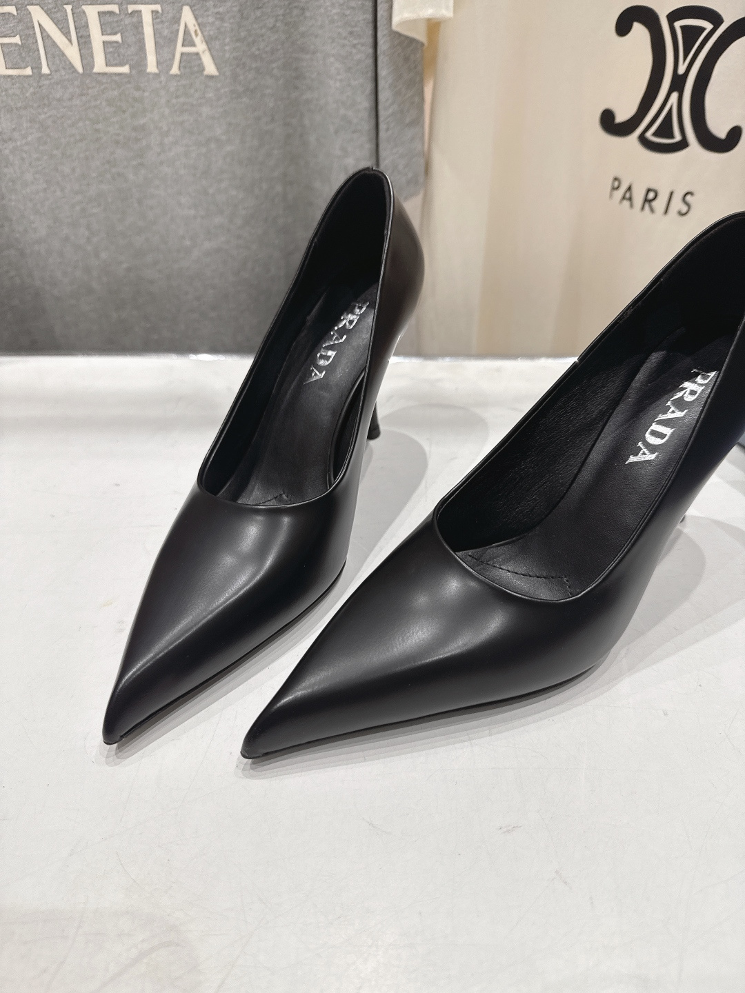 高版本出厂 PRADA* 普拉达F025 26ss春夏新品玛丽珍仙女风尖头高跟鞋单鞋时装鞋原版购入1:1