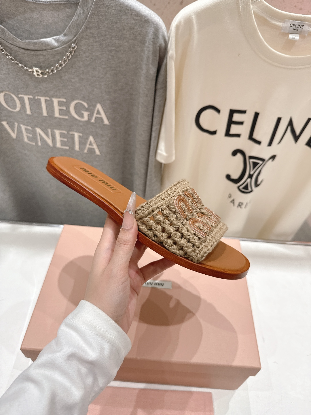 高版本出厂 MiuMiu/缪缪2026ss春夏新款平底沙滩凉鞋拖鞋Zp开发 原版拆卸，细节对版秒杀市面普