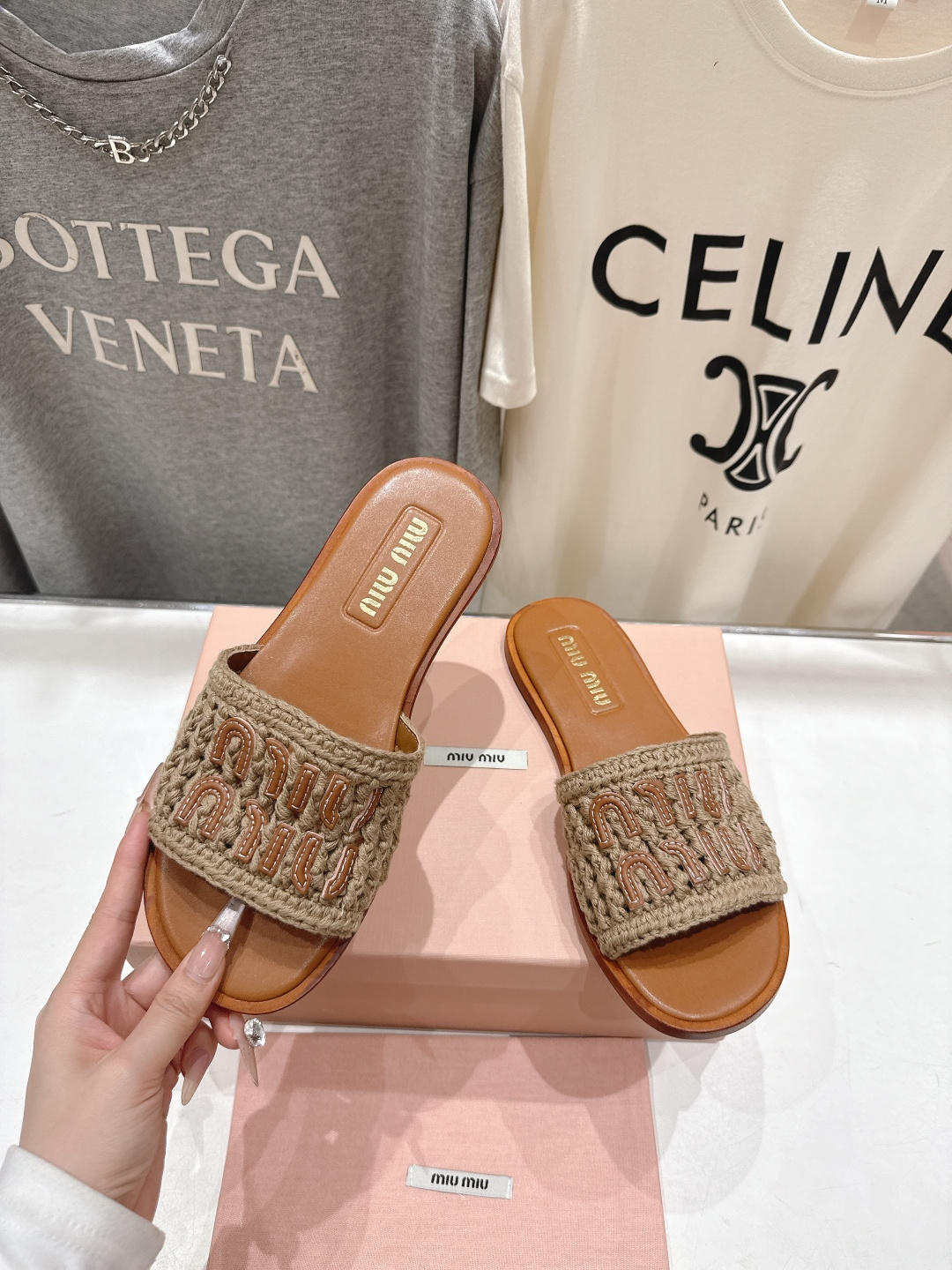 高版本出厂 MiuMiu/缪缪2026ss春夏新款平底沙滩凉鞋拖鞋Zp开发 原版拆卸，细节对版秒杀市面普